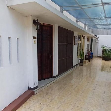 Villa Chenu Dehiwala-Mont Lavinia Extérieur photo